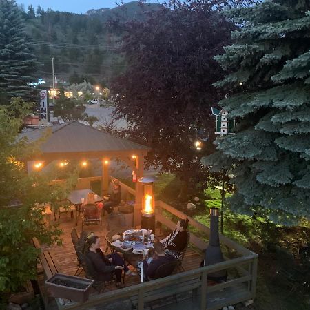 Destination Inn Radium Hot Springs Zewnętrze zdjęcie